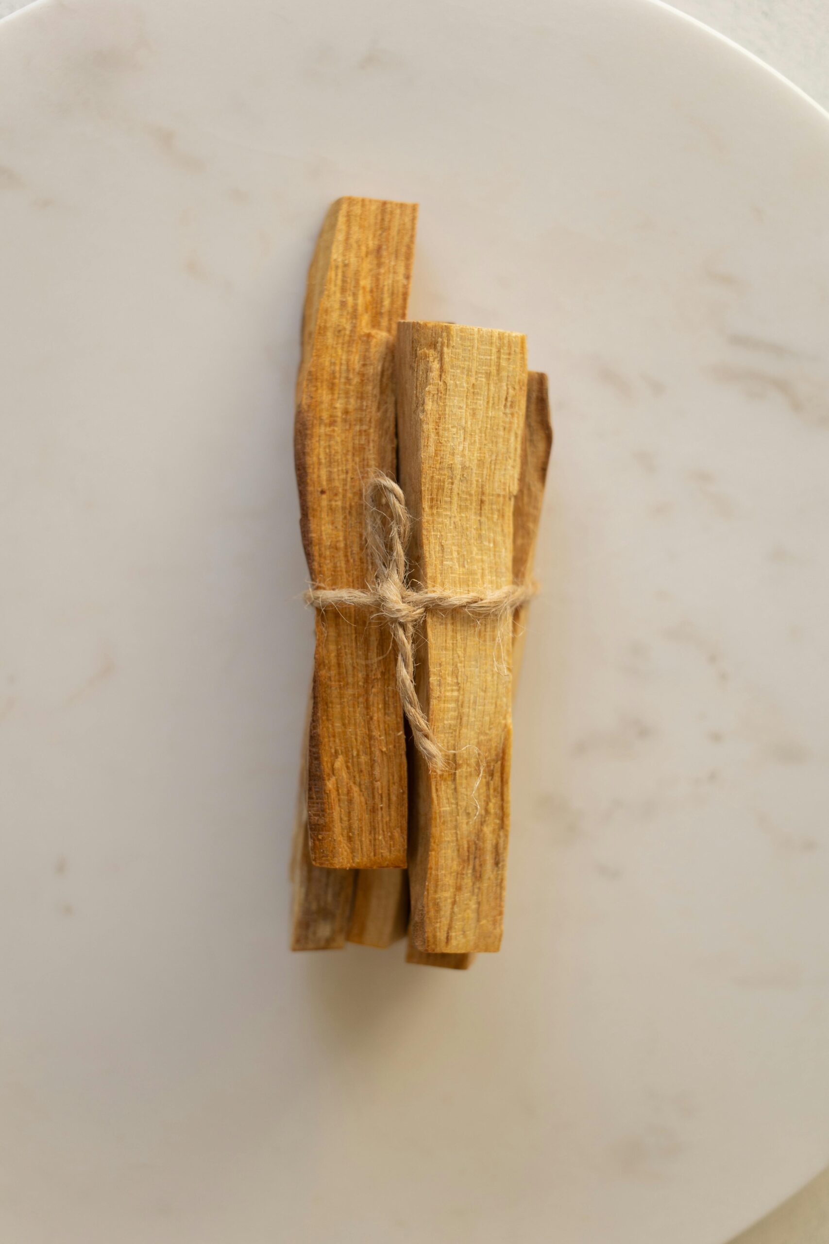 Ätherisches Palo Santo Öl: Heiliges Holz in Bio-Qualität